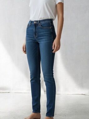 Levi’s 511 High-Rise Skinny Jeans in Medium Blue Wash size 29